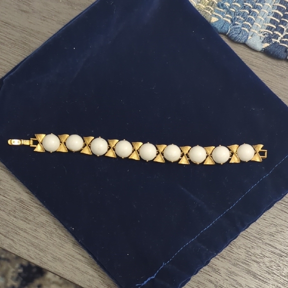 Trifari Jewelry - Vintage Crown "Trifari", Signed Milk Glass Bracelet